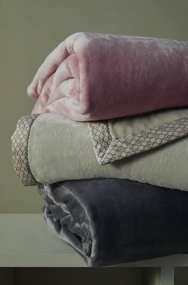 Cobertores e mantas trussardi